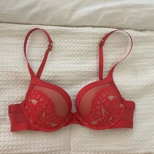 VICTORIAS SECRET womens 34b Red Lace push-up bra
